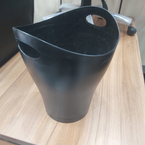 سطل زباله پلاسنیکی